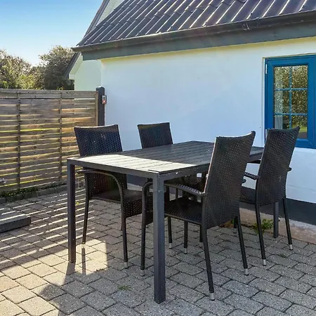 Vakantiehuis 2 Bedroom Beautiful In *