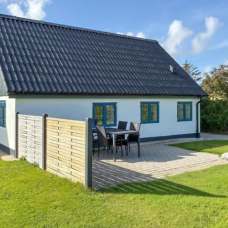 Vakantiehuis 2 Bedroom Beautiful In *